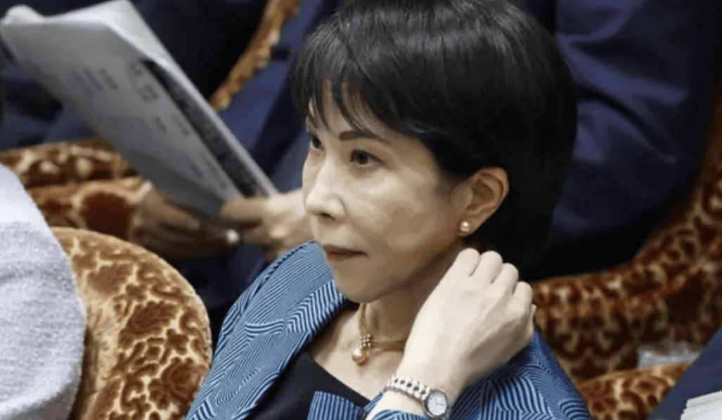 皇冠足球平台代理
_日本前首相背书皇冠足球平台代理
,高市早苗已经撤回了涉台言论?中方4个字拆穿日本心态!